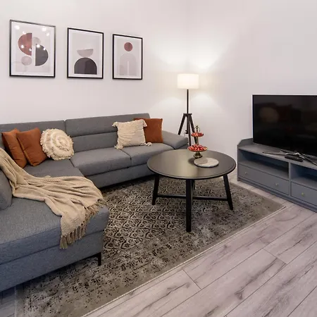 Wawelove Pilsudskiego - 3 Bedroom Apt. With Balcony And Free Parking! Krakow Exterior photo