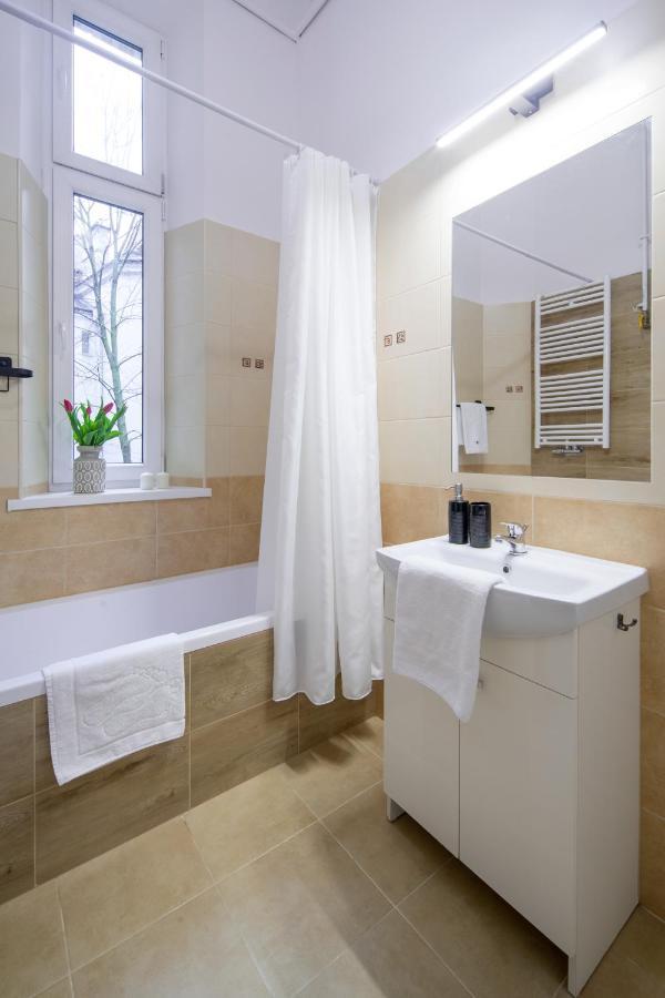 Wawelove Pilsudskiego - 3 Bedroom Apt. With Balcony And Free Parking! Cracovia